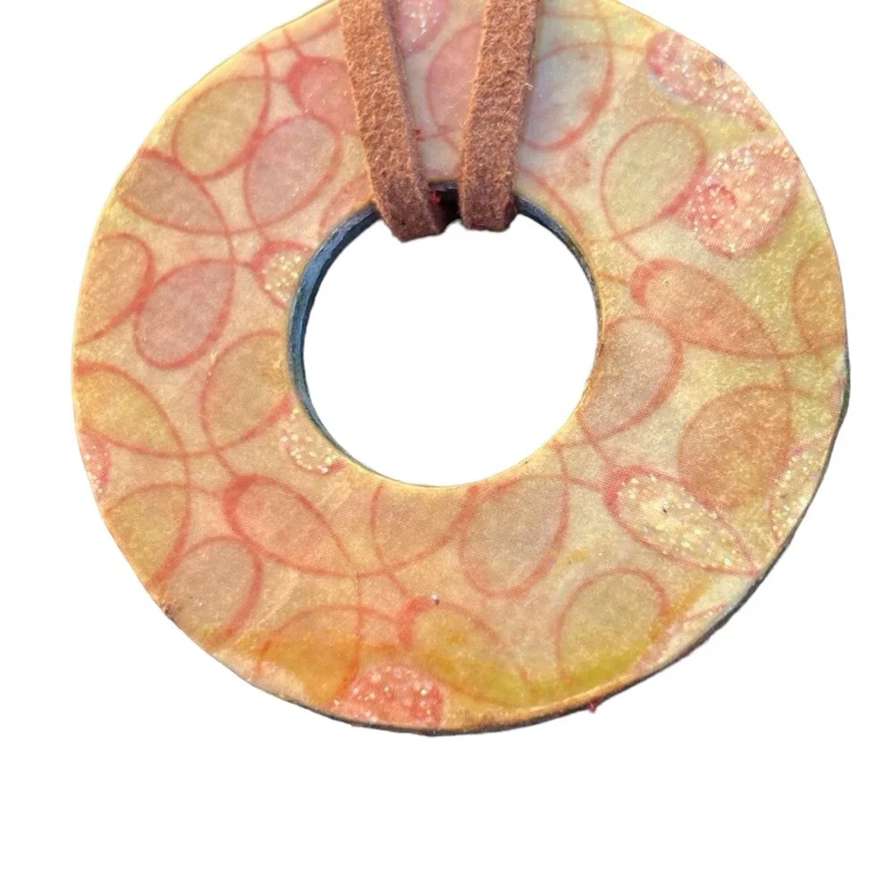 Necklace Leather With Pink Pendant vintage 80’s 22” long